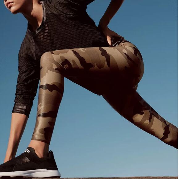 Koral Pants - Koral Black Tan & Olive Camouflage Lustrous High Rise Leggings Size Medium NWT